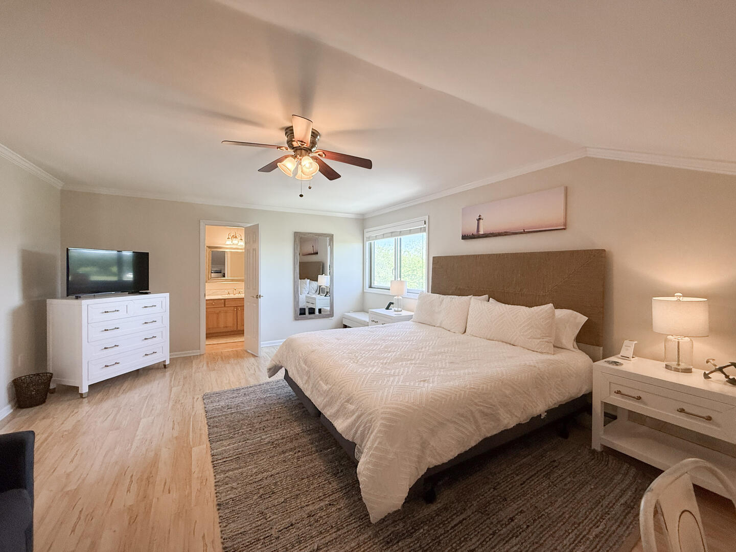 BR2 King En Suite, Second Floor