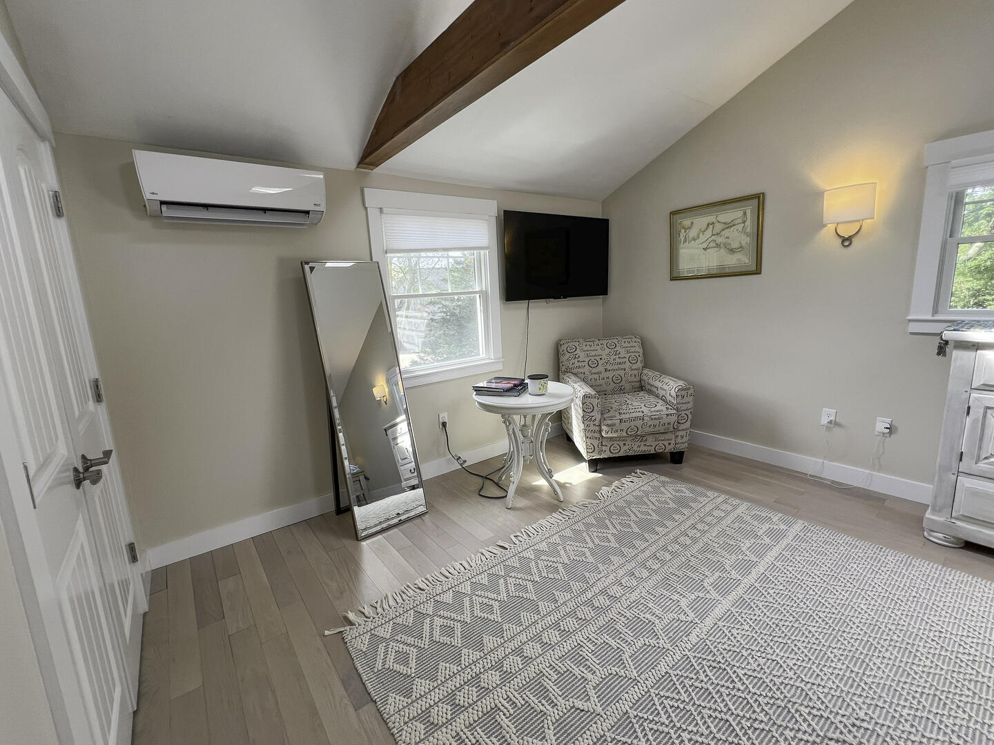 BR1 King En Suite with Shower Stall, Second Floor