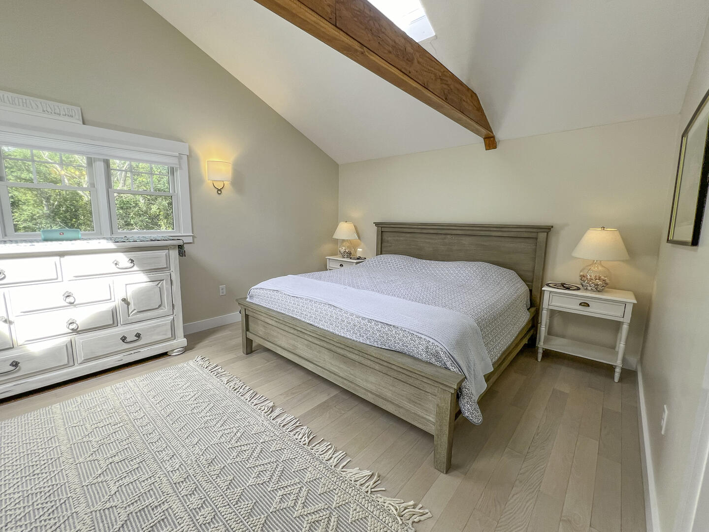 BR1 King En Suite with Shower Stall, Second Floor