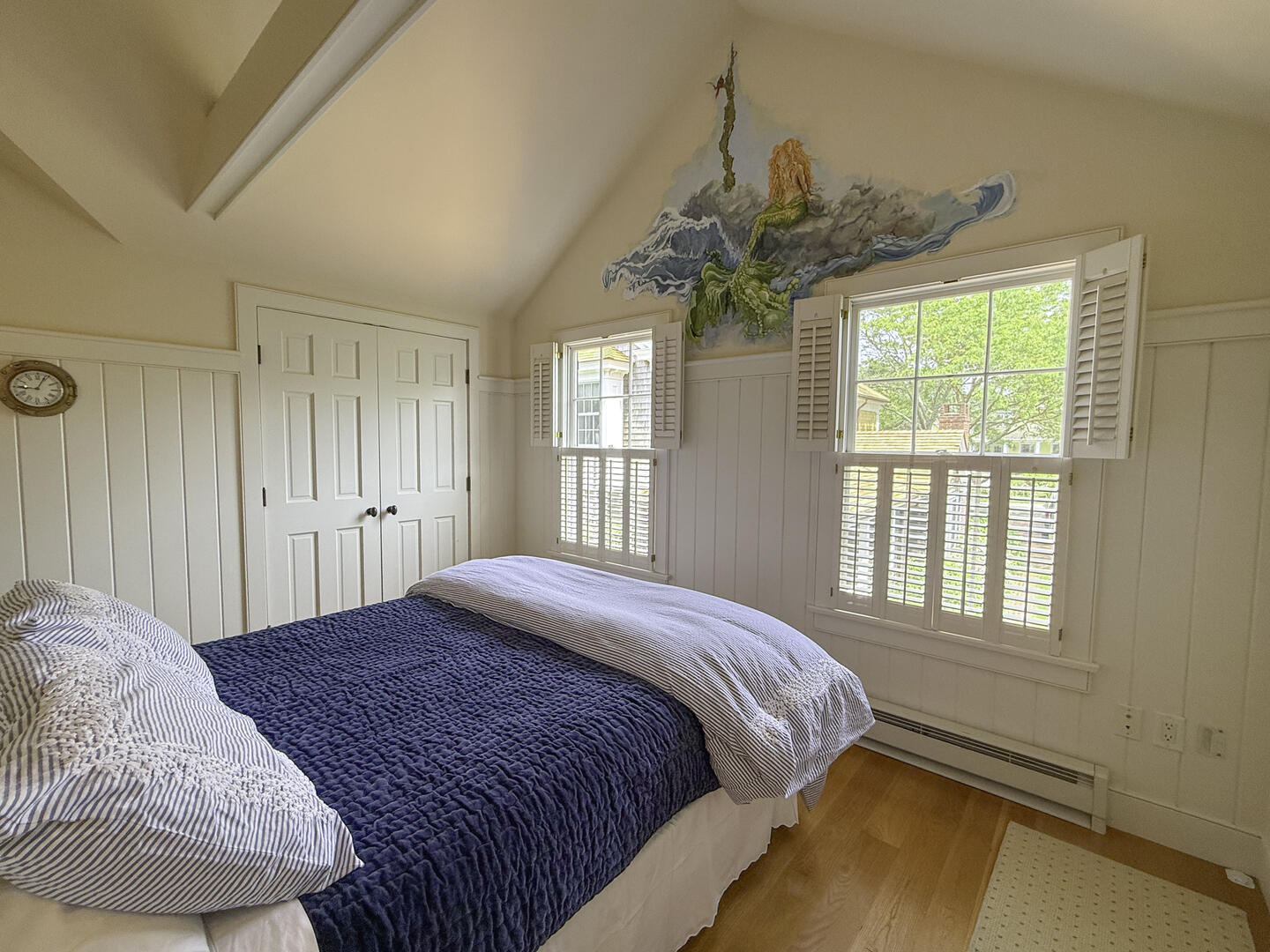 Carriage House: BR5 Queen En Suite, Second Floor