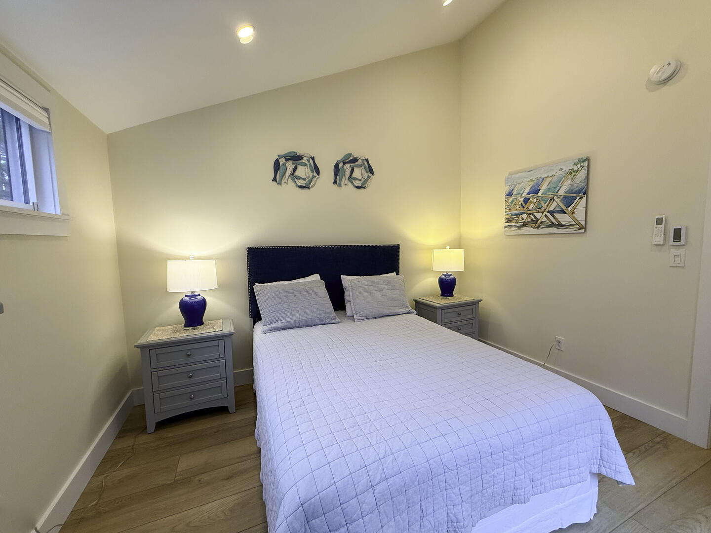 BR2 Queen, Second Floor