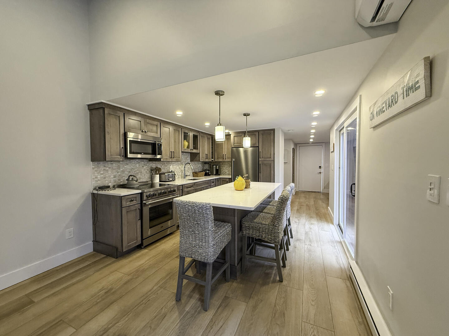 Oak Bluffs Condo 8015 2