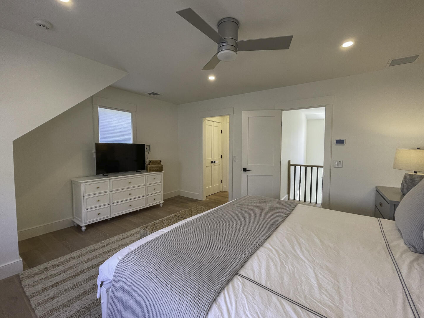 BR2 Queen, With En Suite, Second Floor