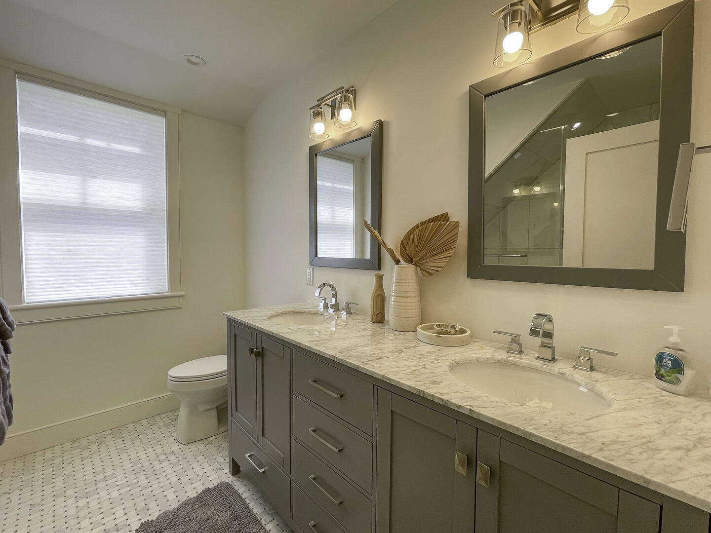 BR2 En Suite, Shower, Second Floor