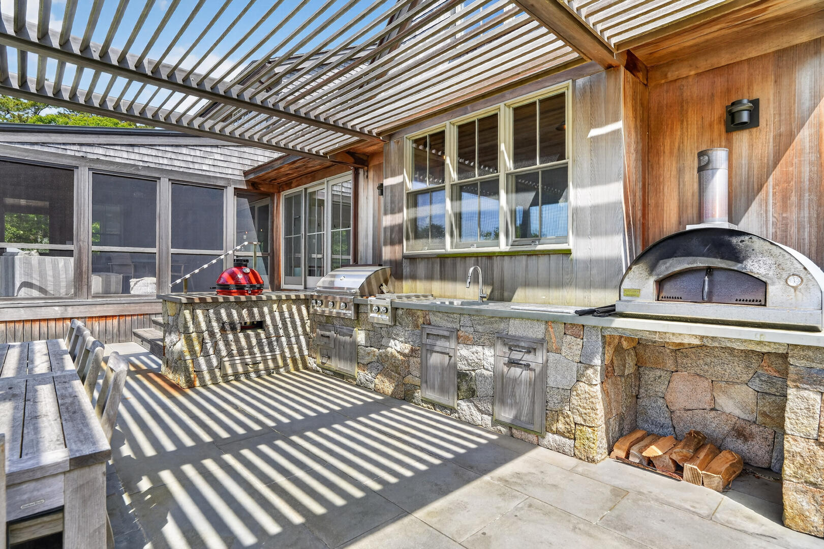 Outdoor Kitchen