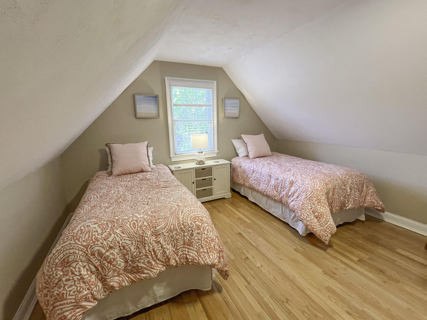  BR3 King, with additional sleeping (2) Twins in adjoining room, second floor