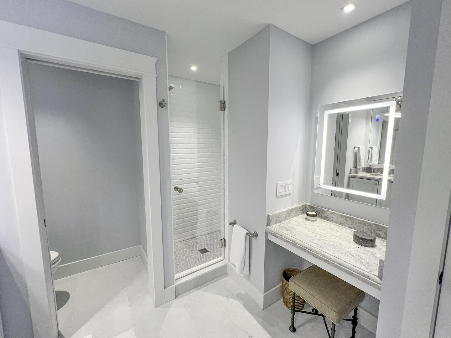 BR2 King En Suite with Shower Stall, Second Floor