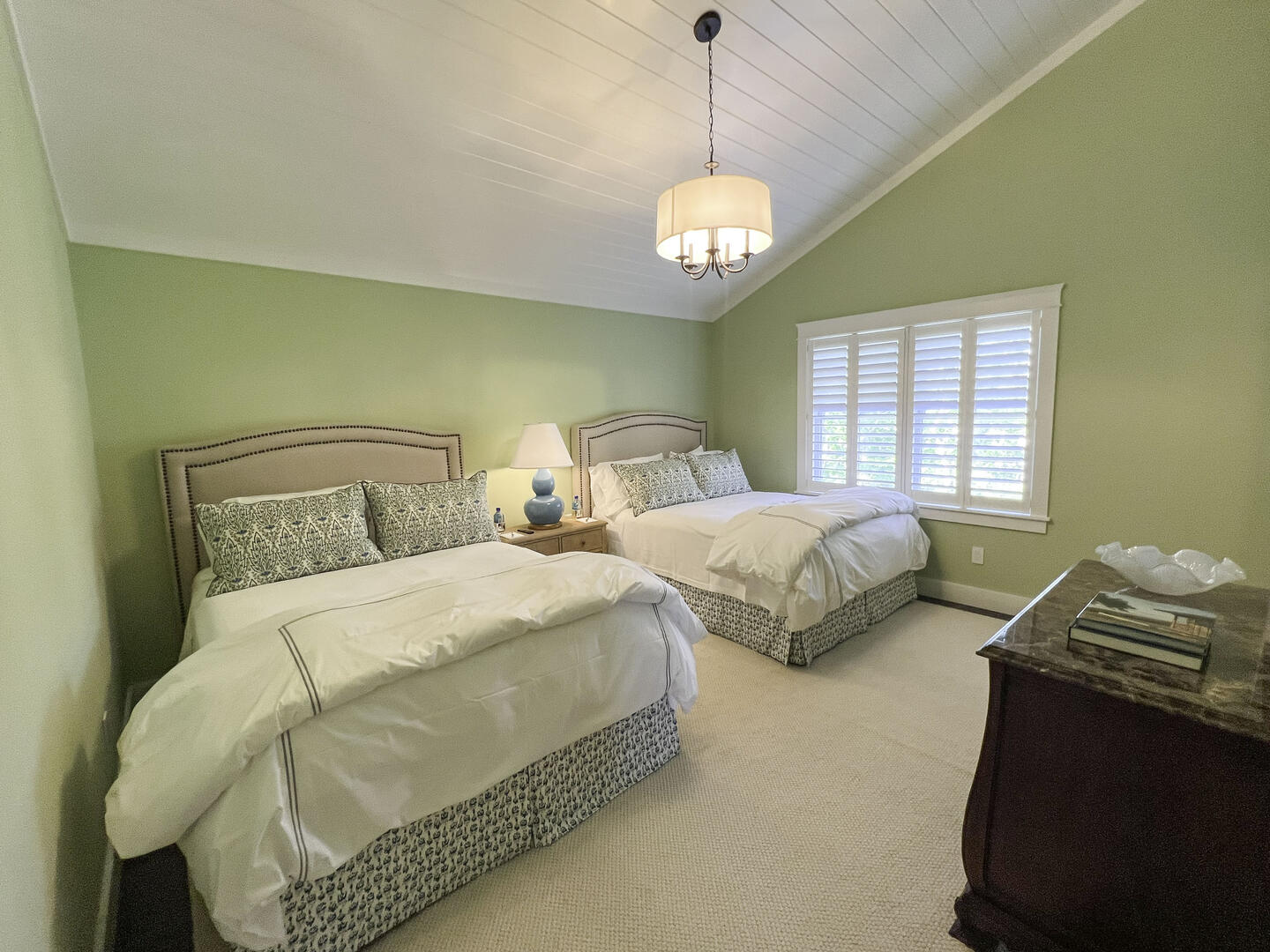 BR6 (2) Queen Beds En Suite, Second Floor