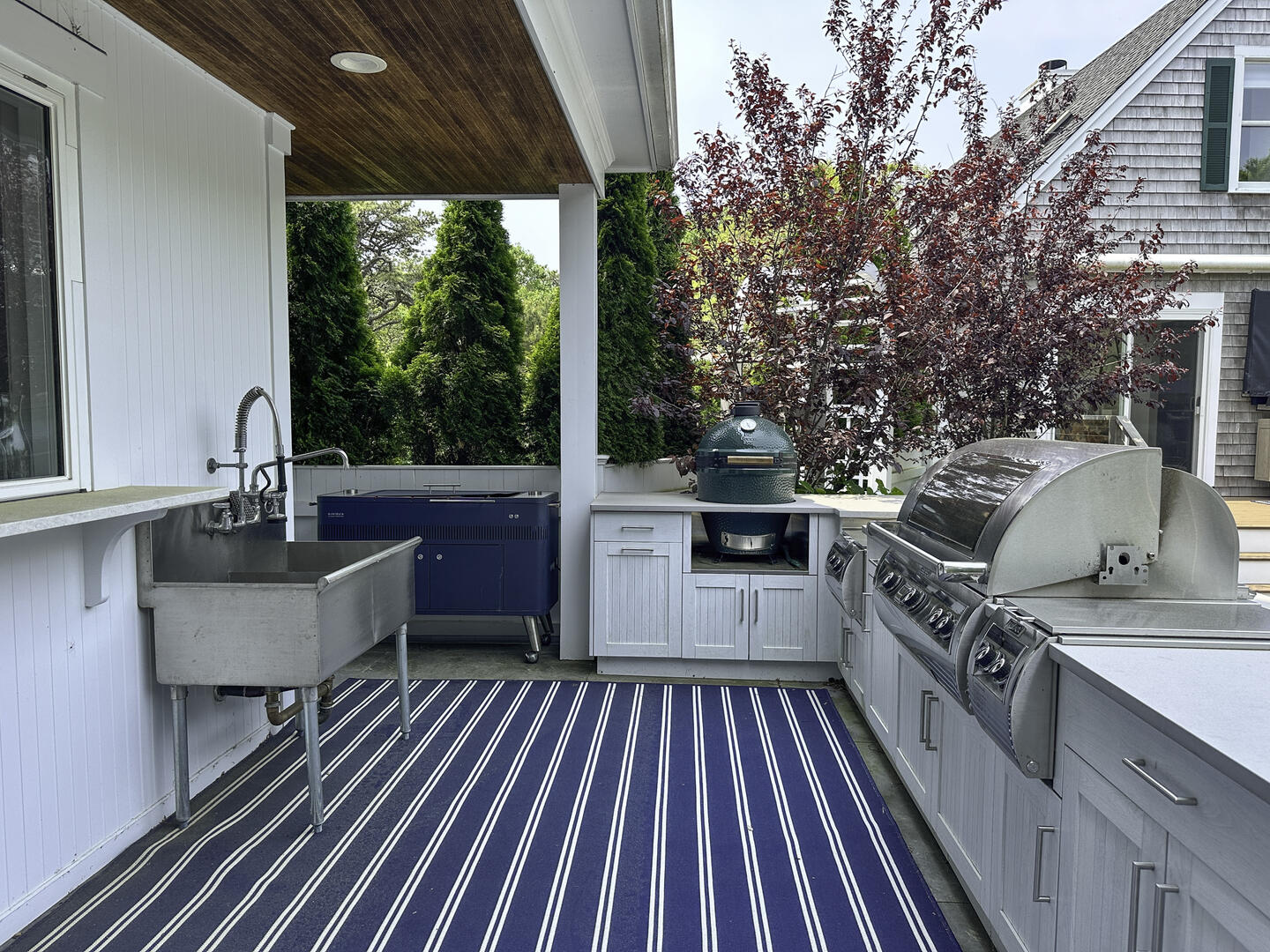 Outdoor Kitchen