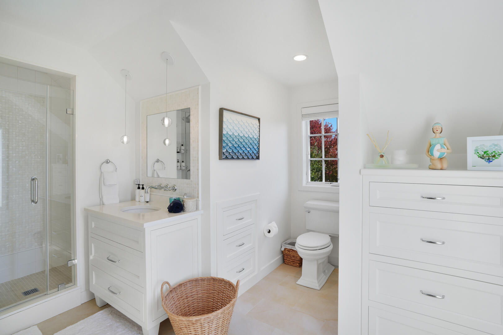 BR5 (2) Twin Beds En Suite Shower Stall, Second Floor