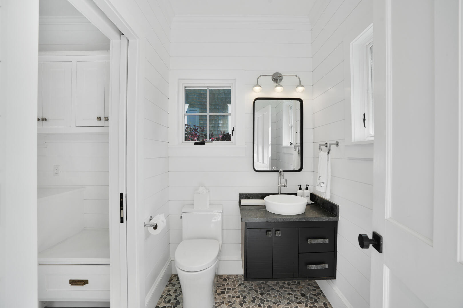 Powder Room, Pool House