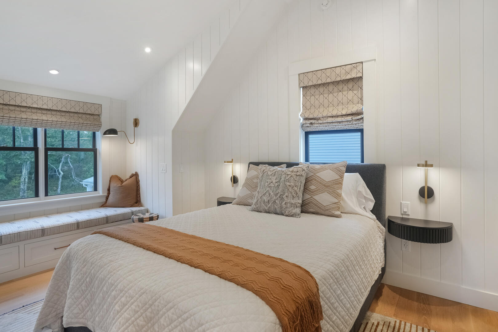 BR5 Queen, Second Floor 