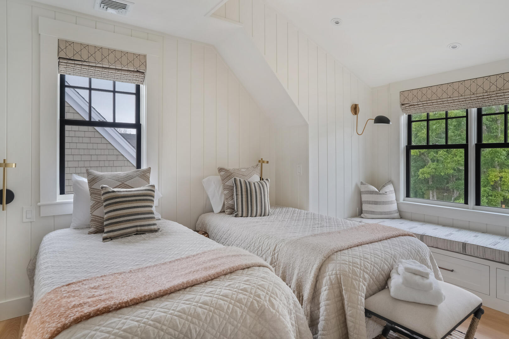 BR6 (2) Twin Beds, Second Floor