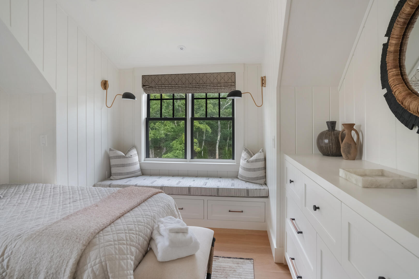 BR6 (2) Twin Beds, Second Floor