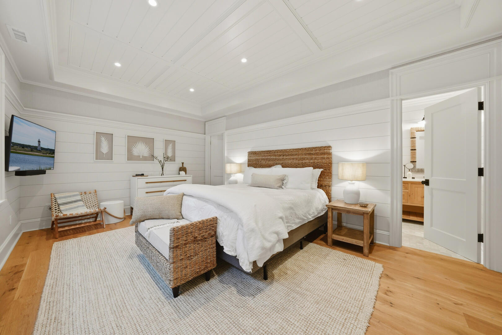 BR4 King En Suite, Lower Level