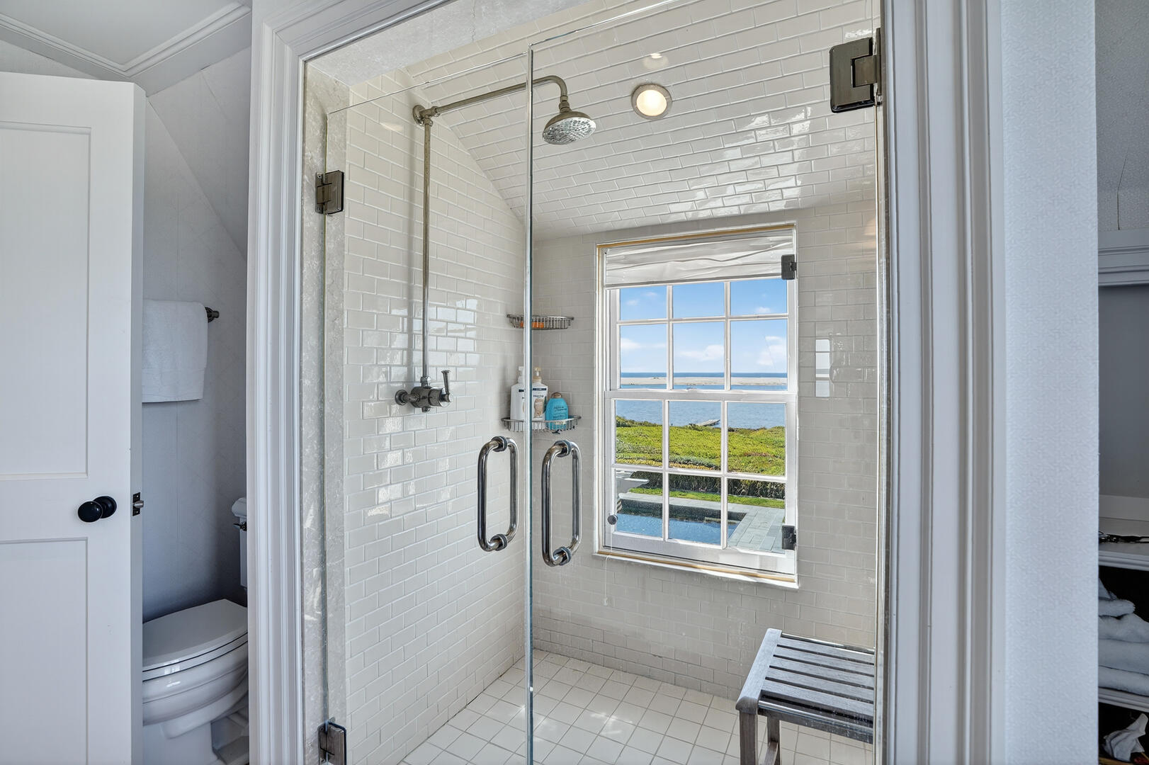 BR6 King En Suite with Shower Stall, Second Floor