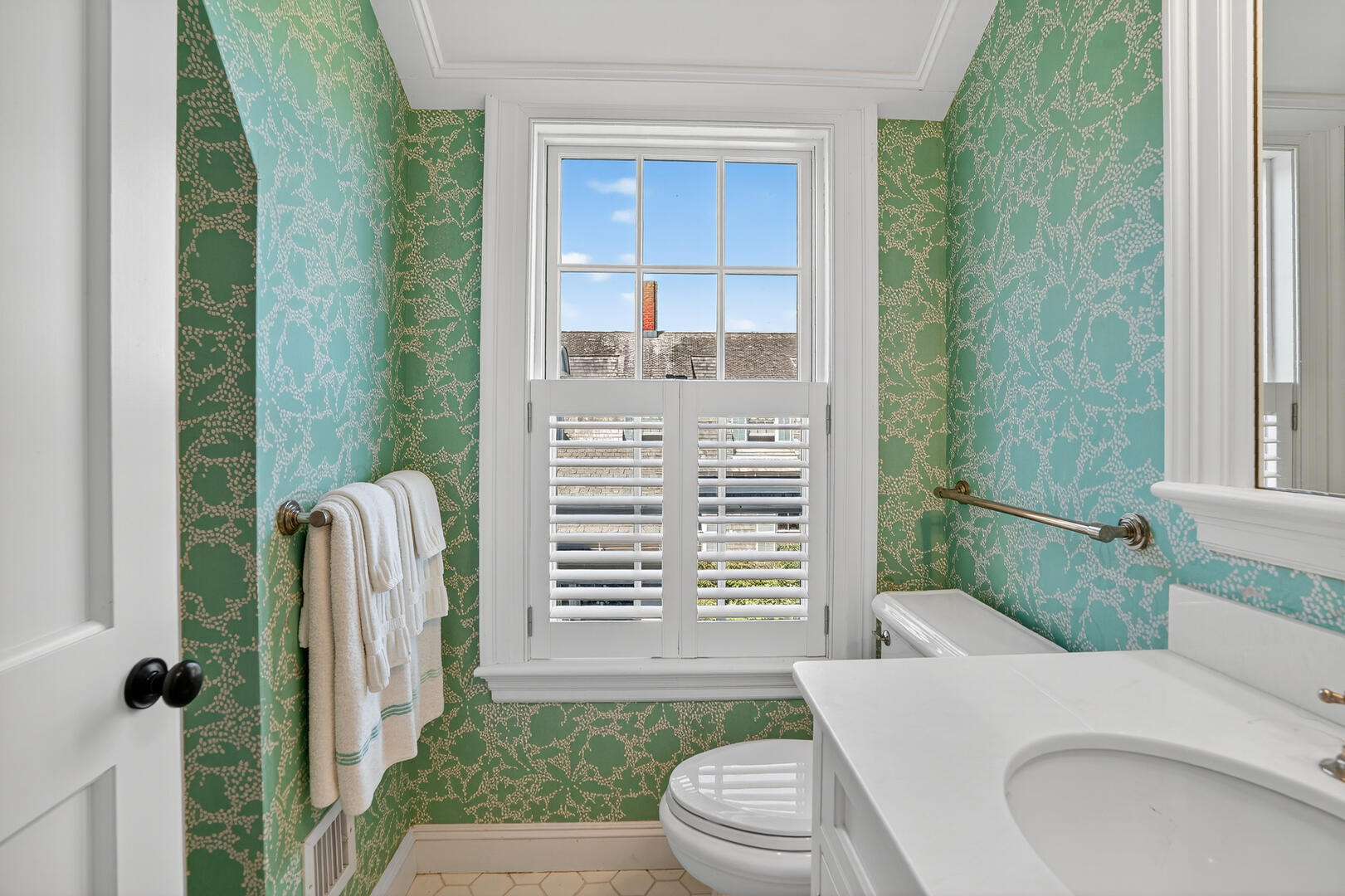 BR5 (2) Twin Beds En Suite with Shower Stall, Second Floor