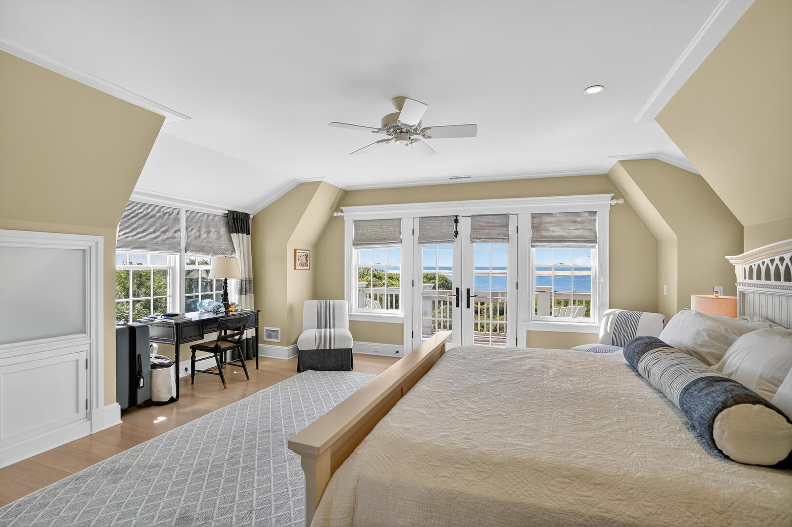 BR3 Queen En Suite, Second Floor