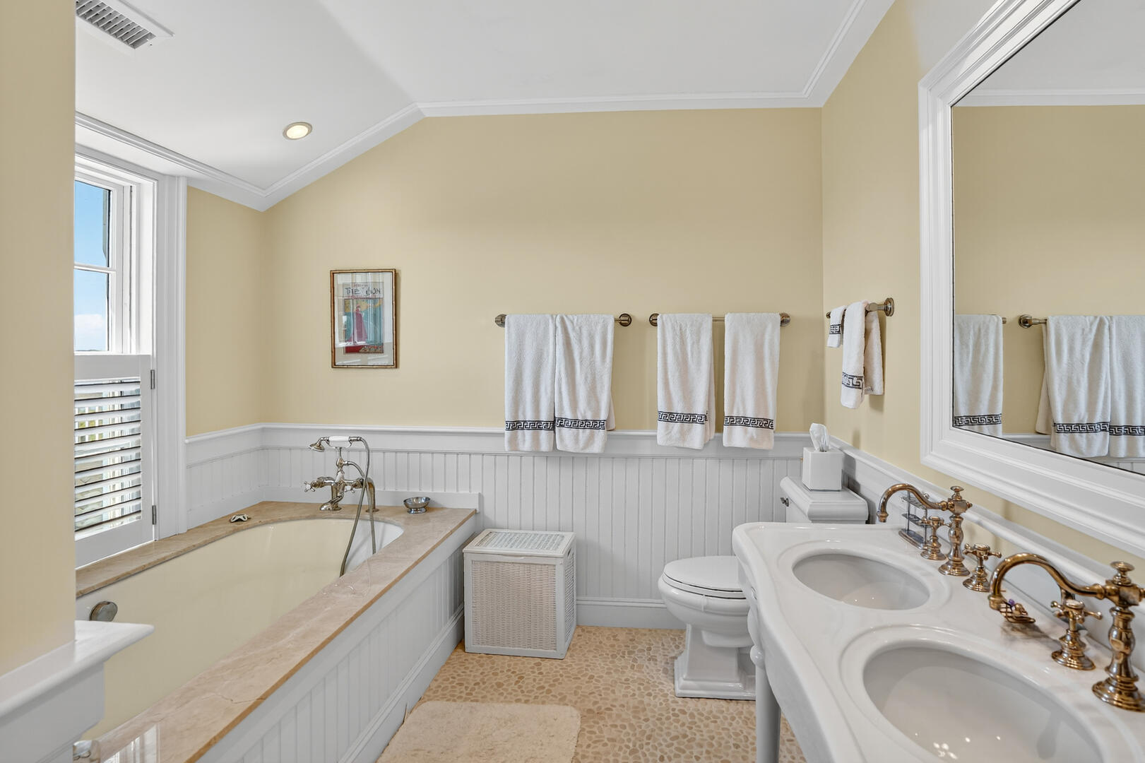 BR3 Queen En Suite with Shower Stall and Tub, Second Floor