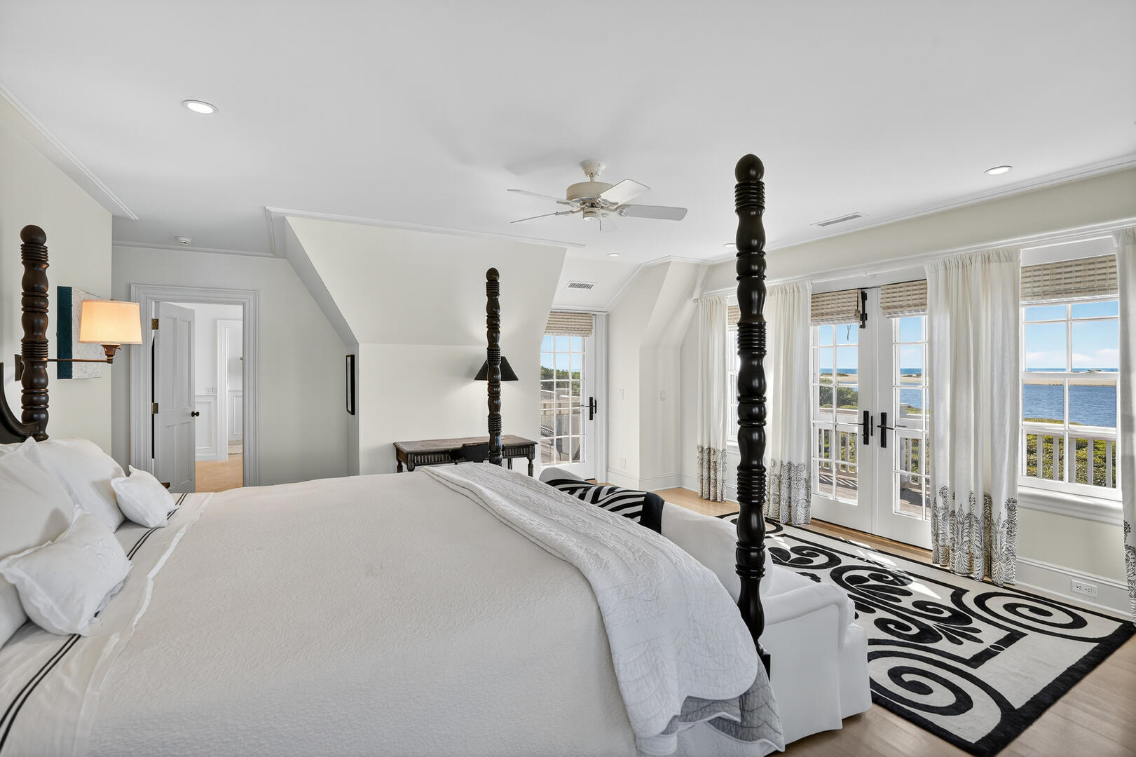 BR2 King En Suite, Second Floor