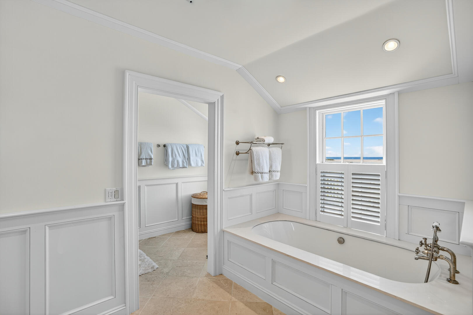 BR2 King En Suite with Shower Stall and Tub, Second Floor