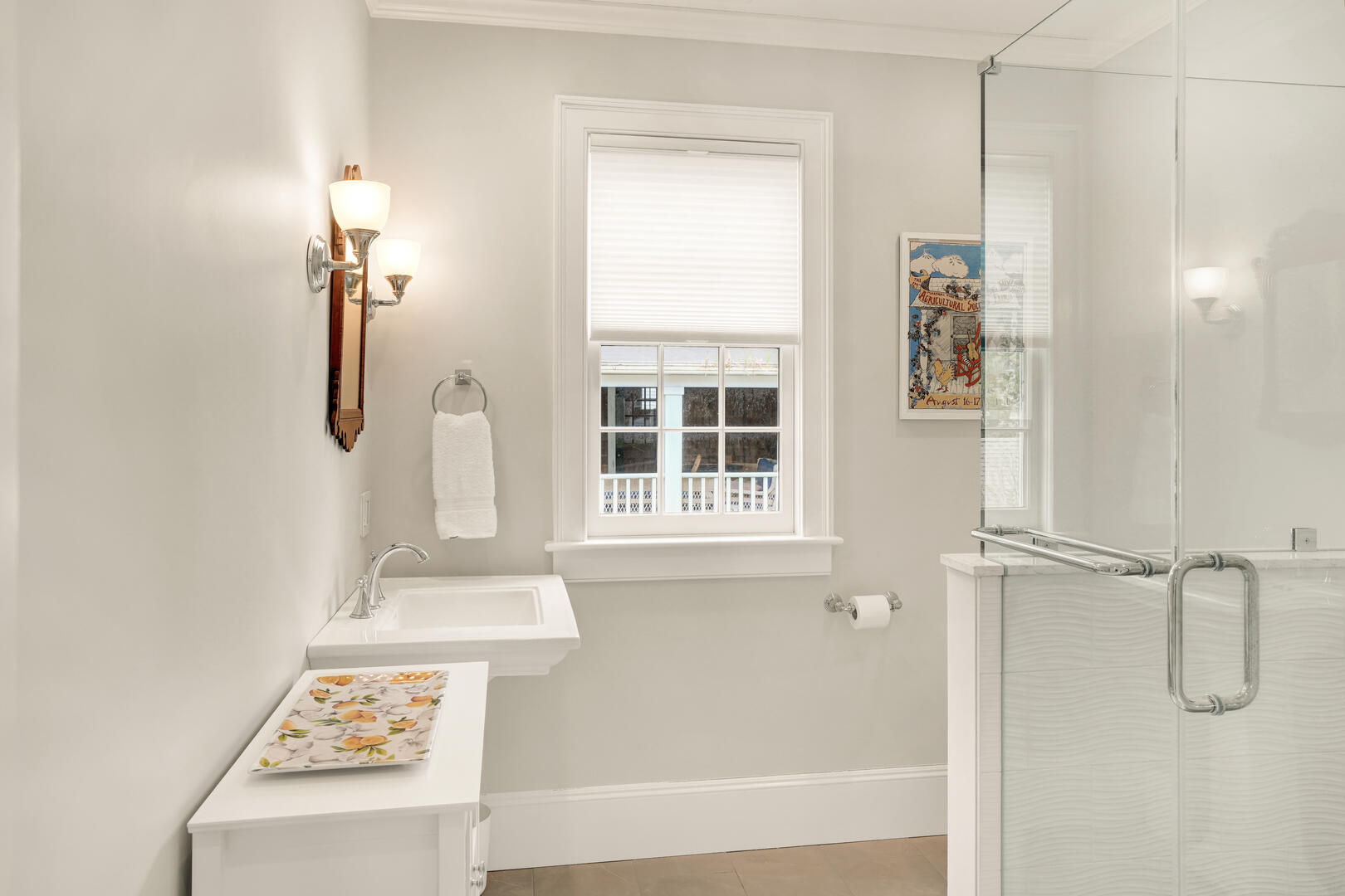 BR1 King En Suite with Shower Stall, Second Floor