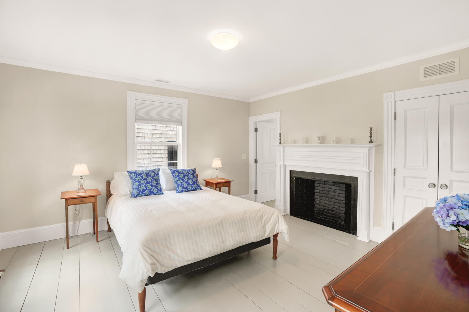 BR2 Queen En Suite, Second Floor