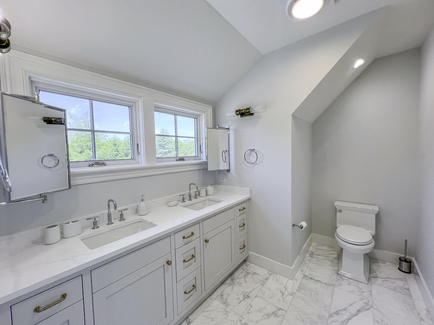 BR3 King En Suite with Shower Stall, Second Floor (Check back for BR3 photo)