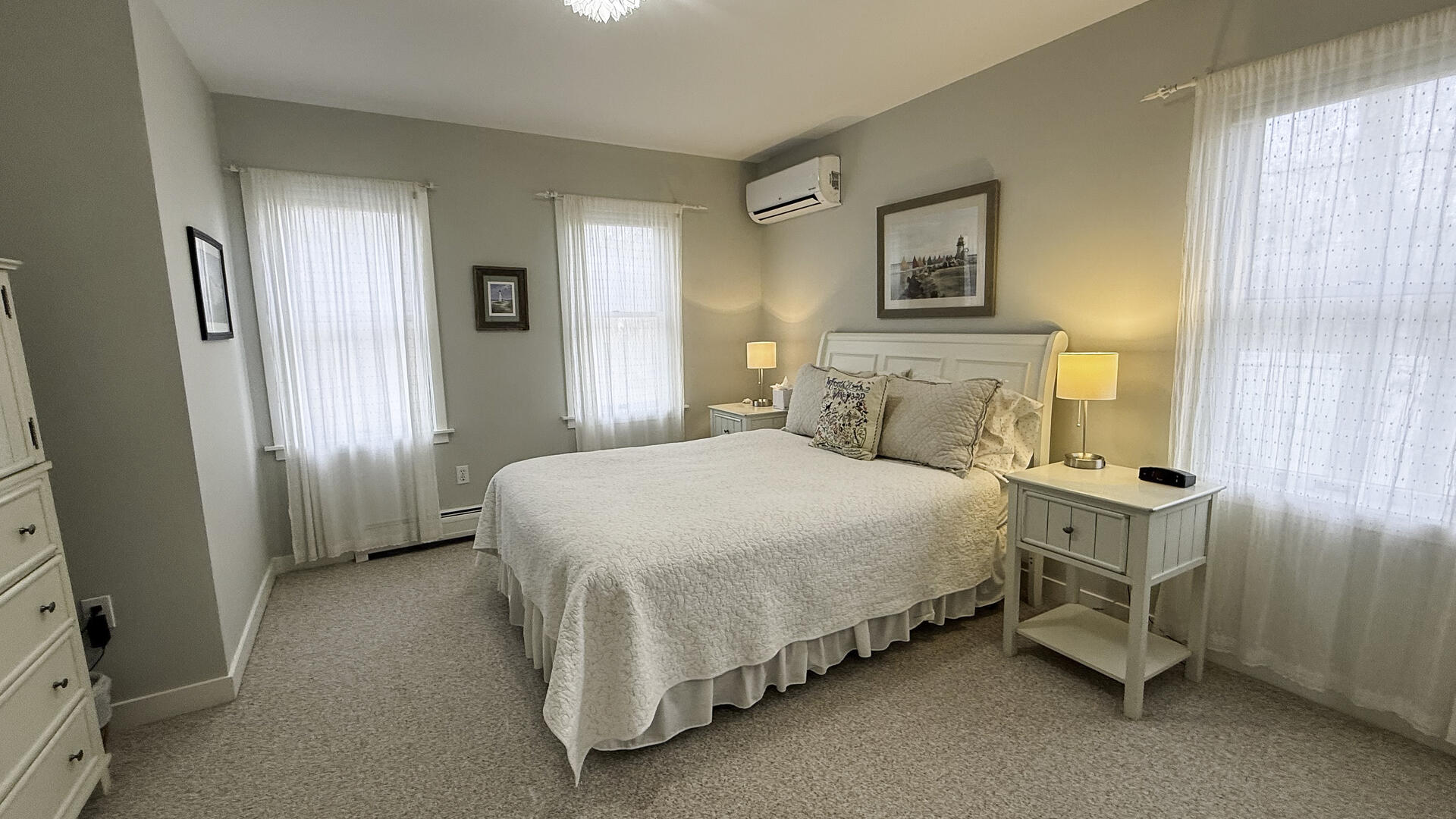 BR1 Queen, First Floor