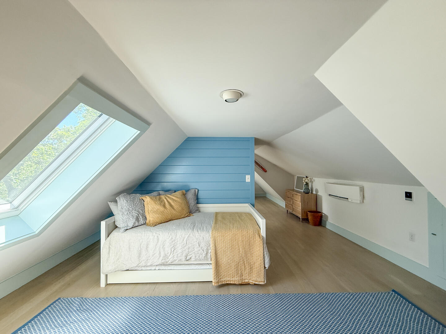 BR4 (2) Twin Beds 