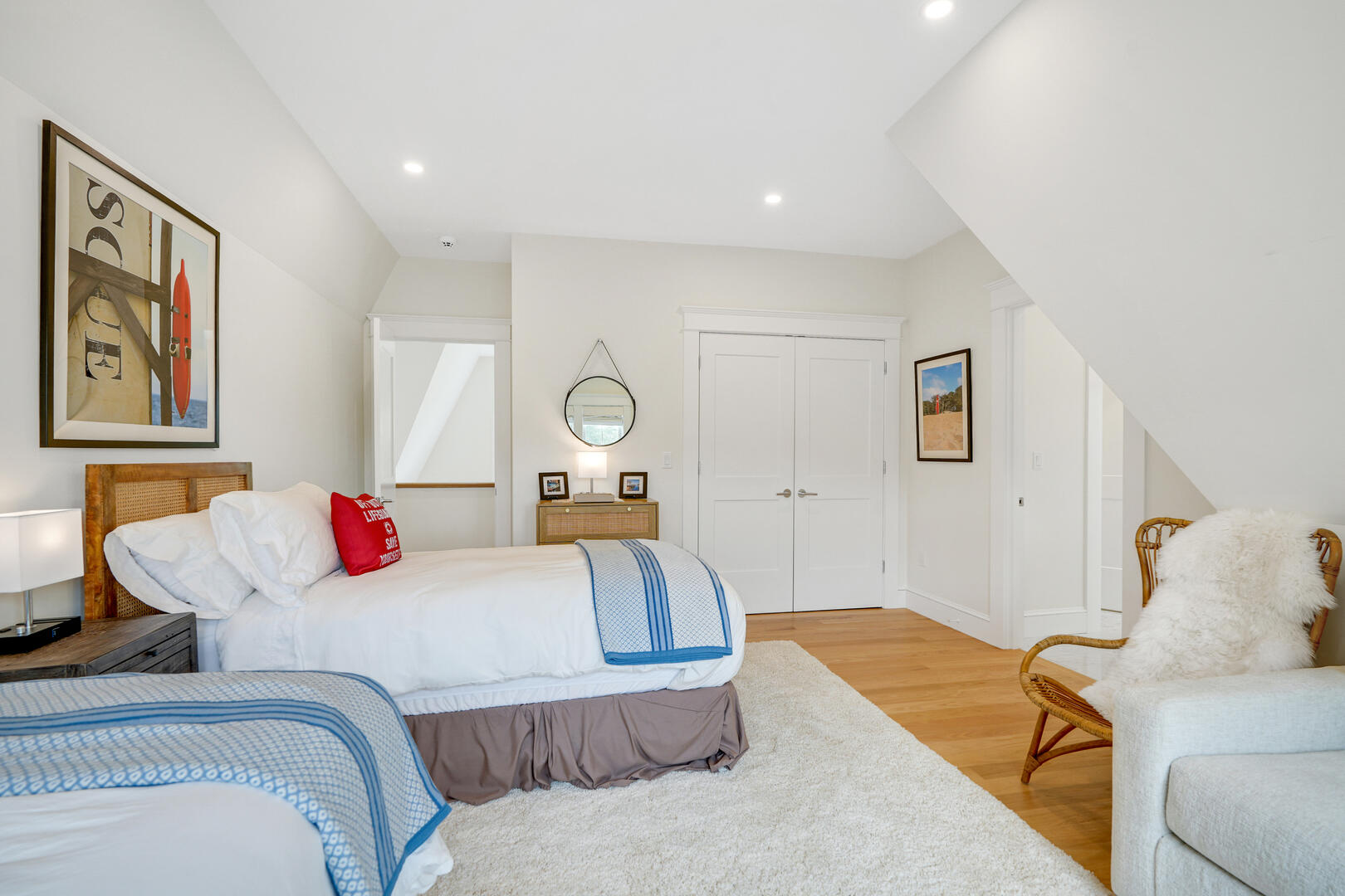 BR4 (2) Twin Beds with Adjoining Bath, Second Floor