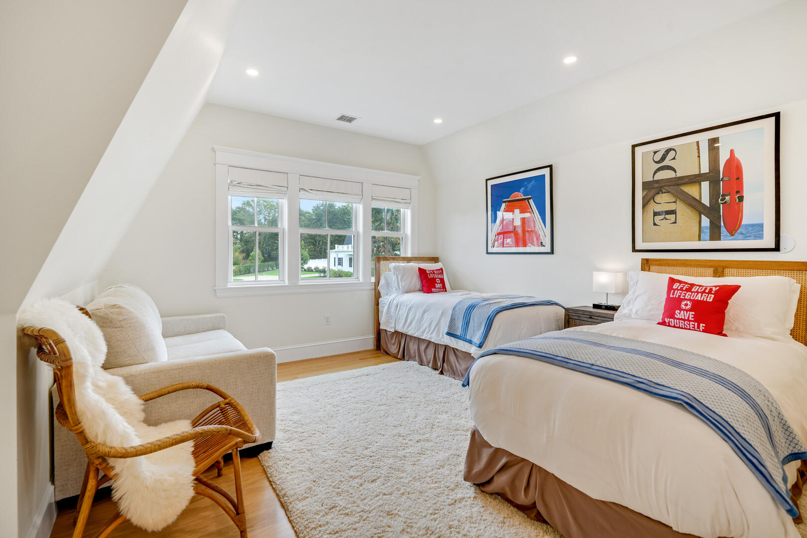 BR4 (2) Twin Beds with Adjoining Bath, Second Floor