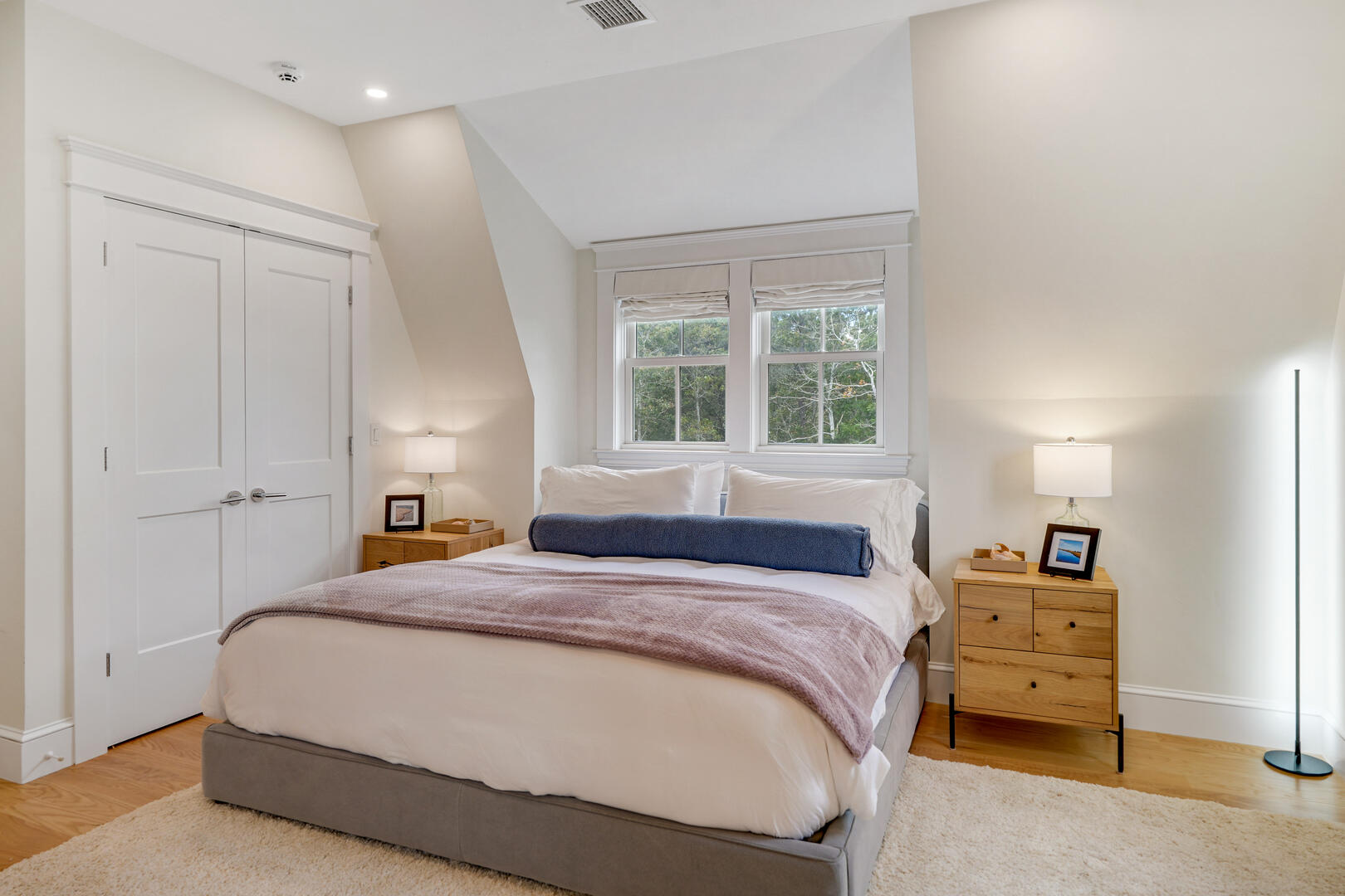 BR3 King with Adjoining Bath, Second Floor