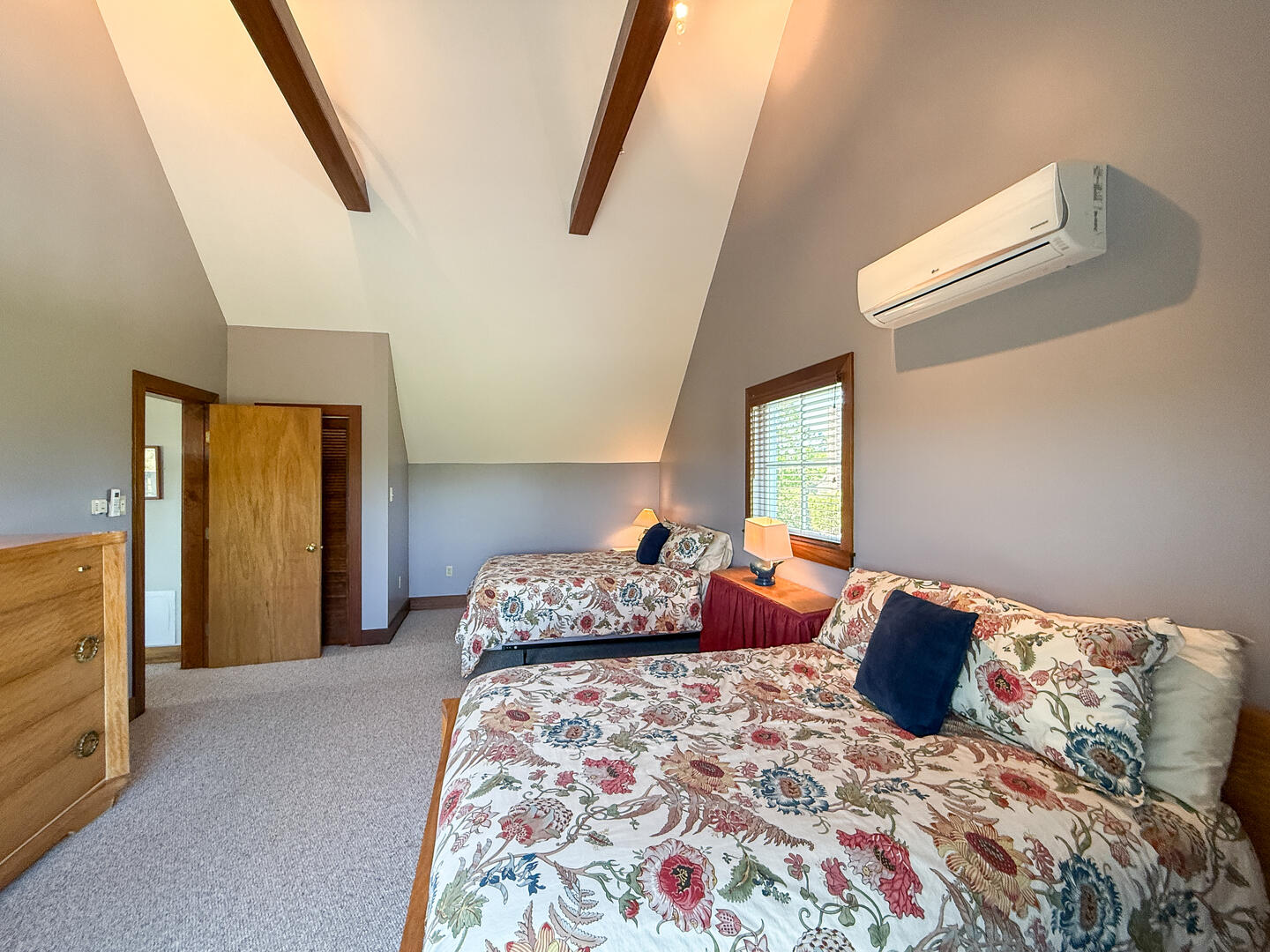 BR5 Queen & Double Beds, Garage Apartment