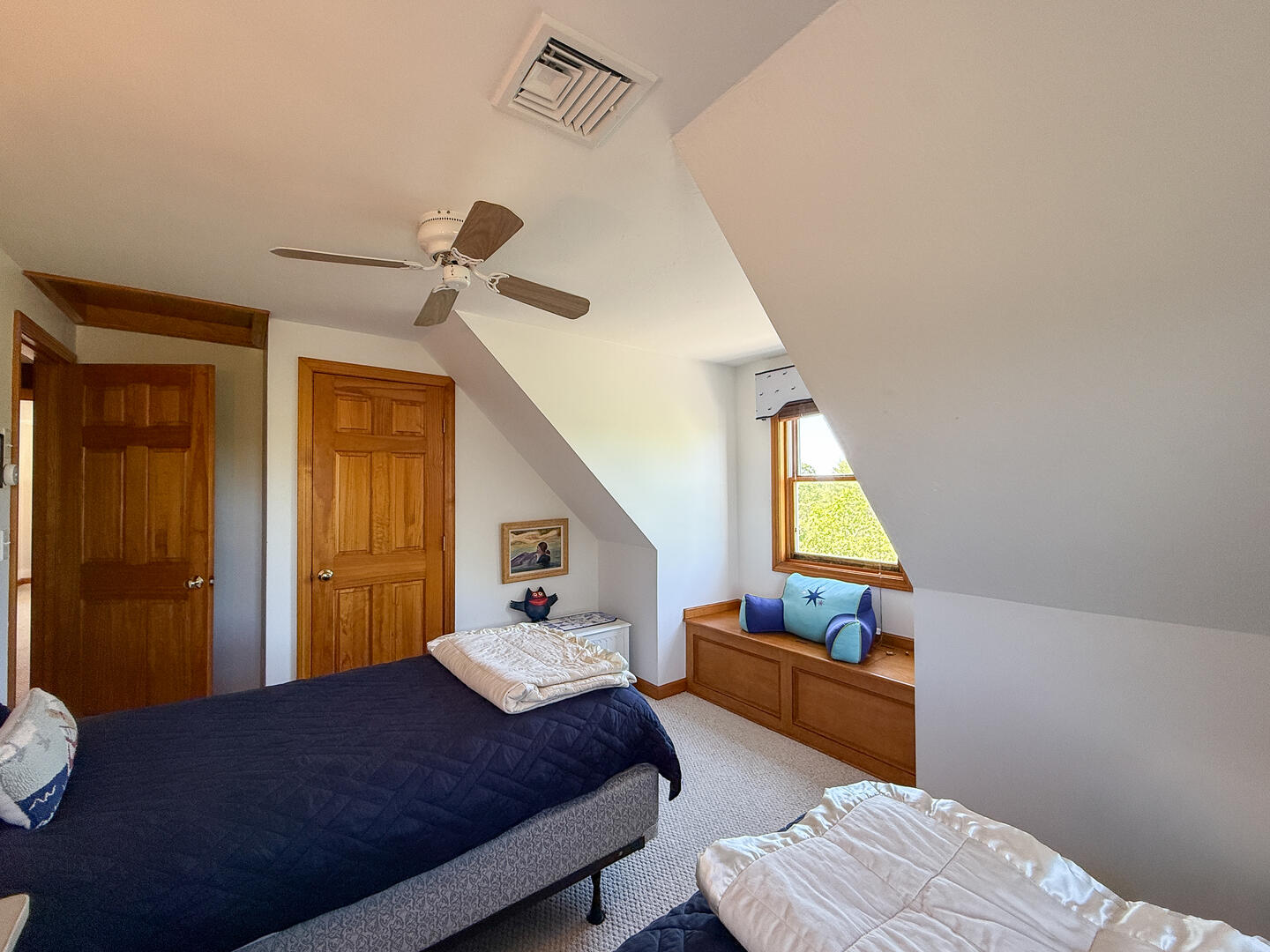BR4 (2) Twin Beds, Second Floor
