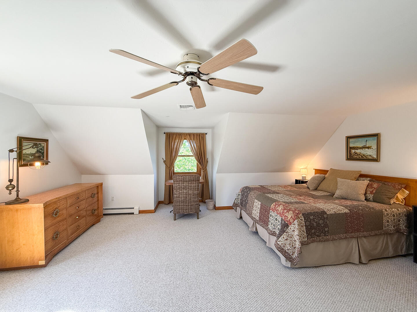 BR2 King, Second Floor