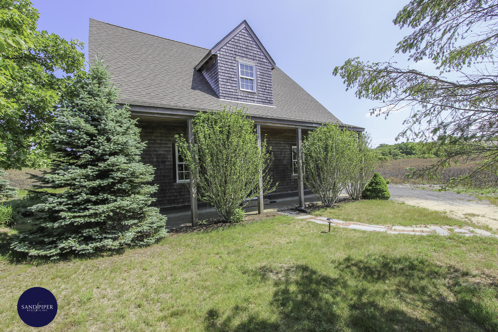 Garage with Apartment