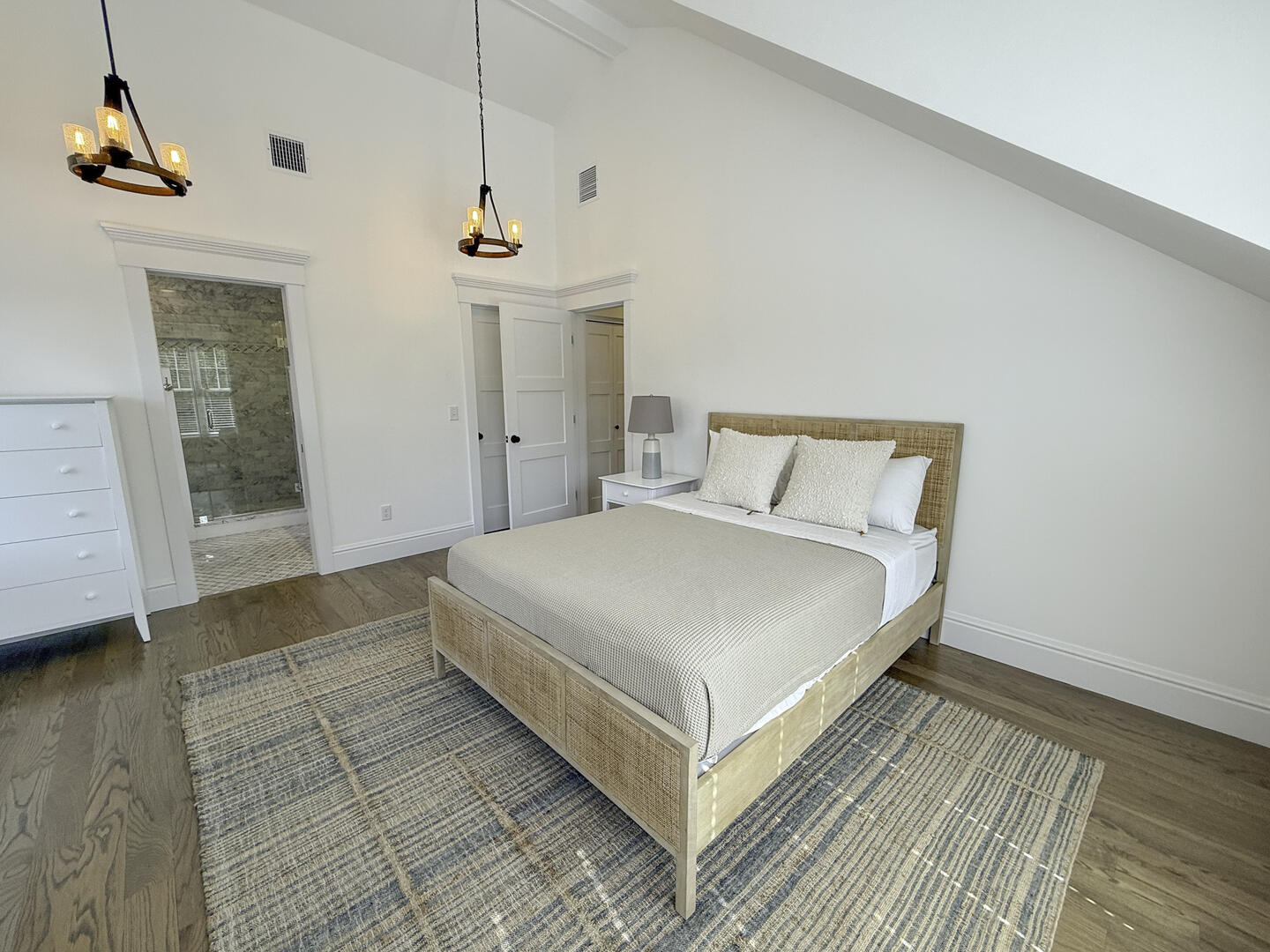 BR3 Queen En Suite, Second Floor