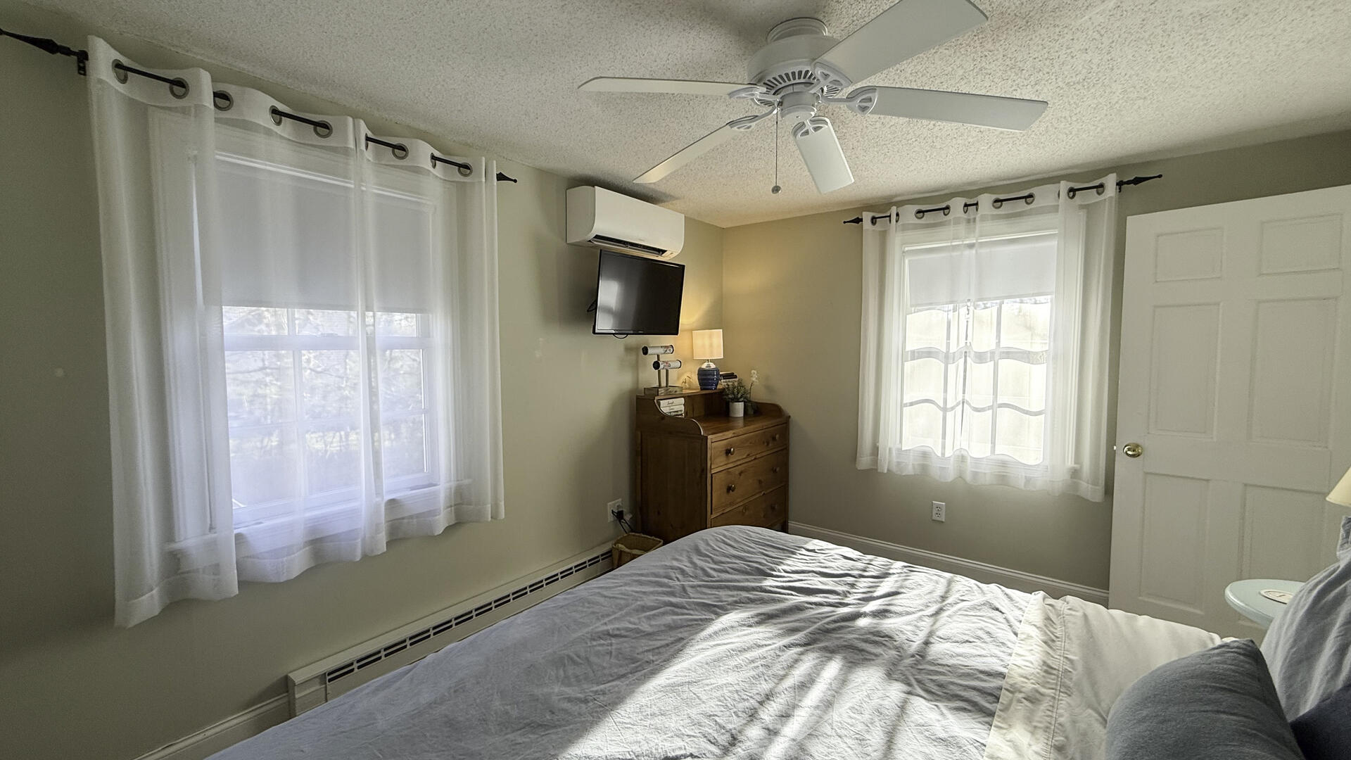 BR1 King, Second Floor