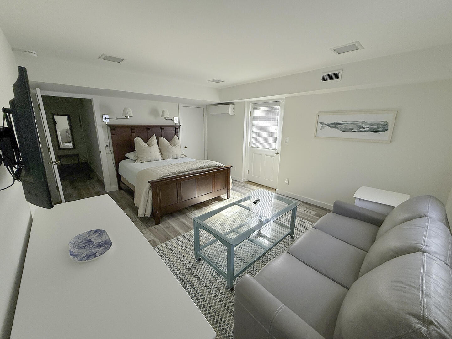 BR3 Queen, Lower Level