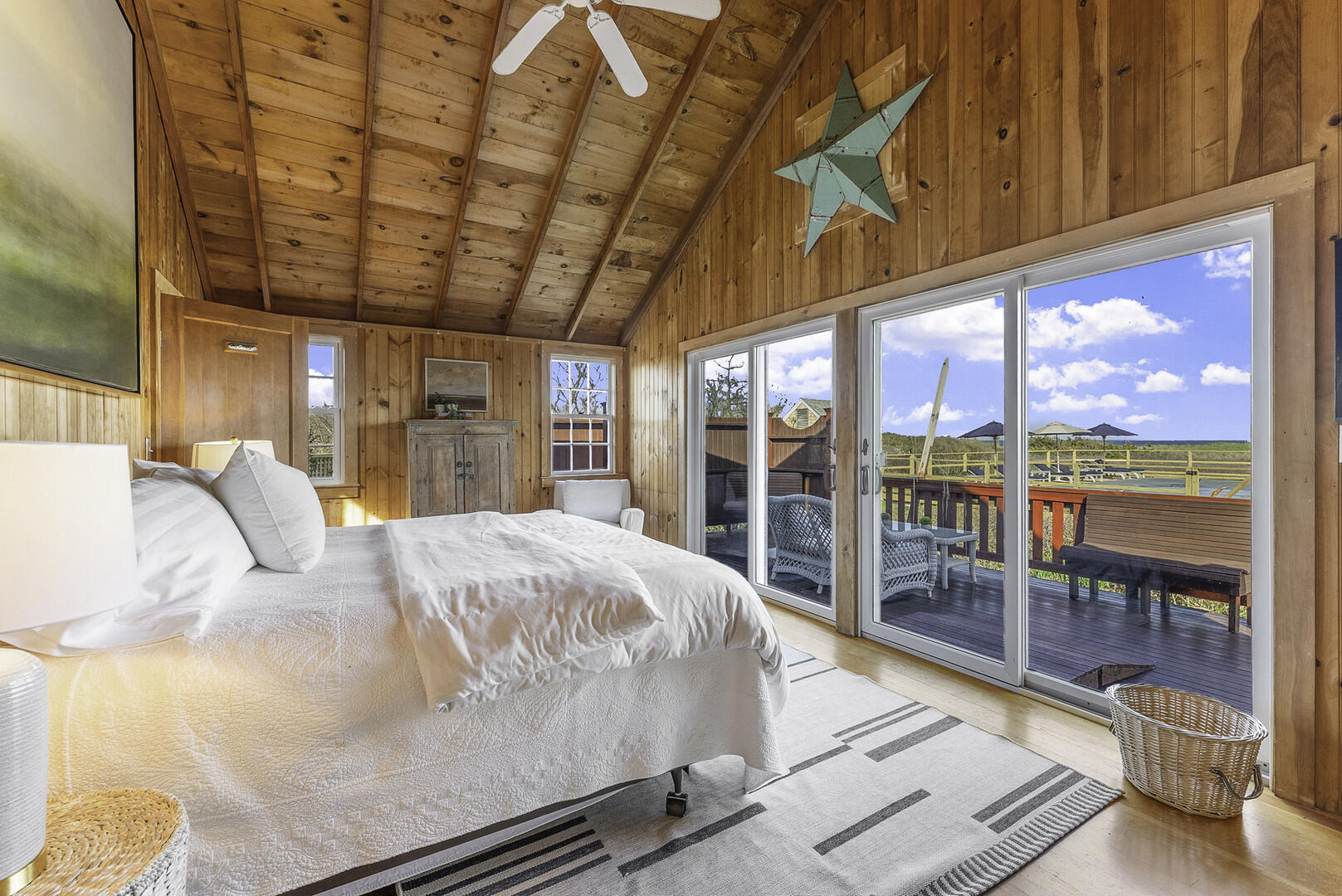 Bungalow: BR4 King En Suite, First Floor