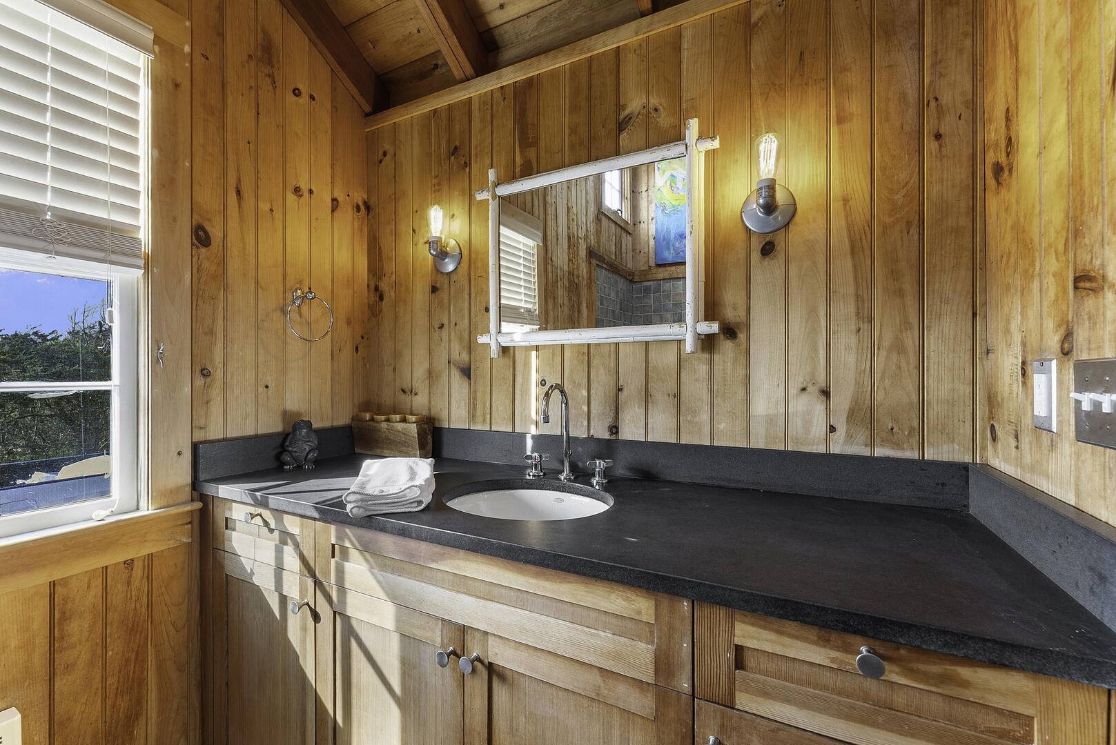 Bungalow: BR4 King En Suite with Shower Tub Combo, First Floor