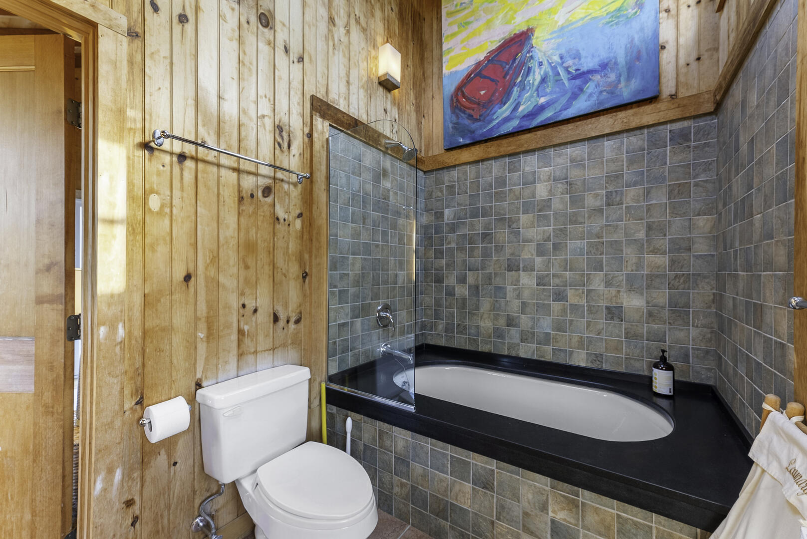 Bungalow: BR4 King En Suite with Shower Tub Combo, First Floor