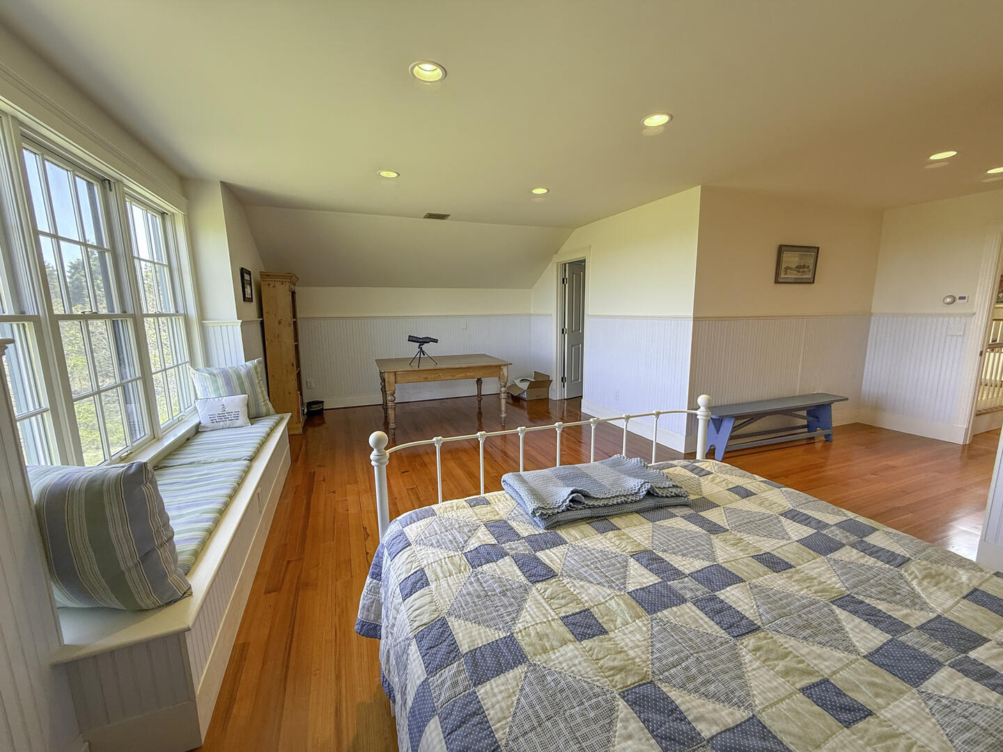 BR3 Queen En Suite, Second Floor