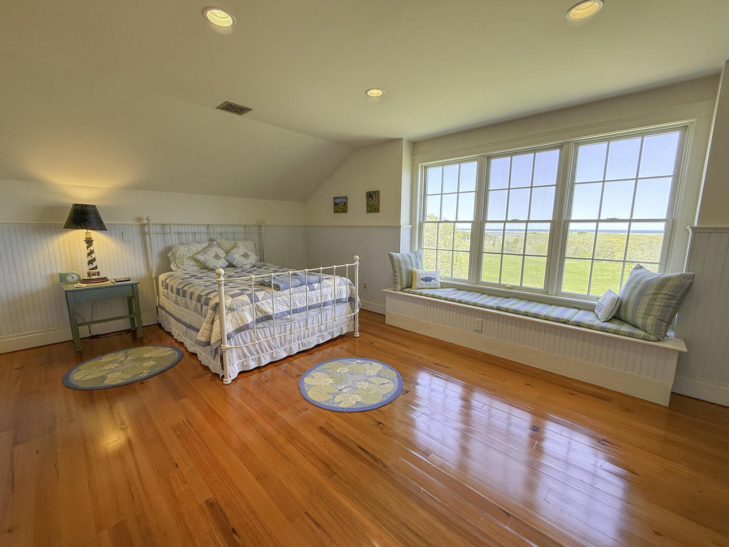 BR3 Queen En Suite, Second Floor