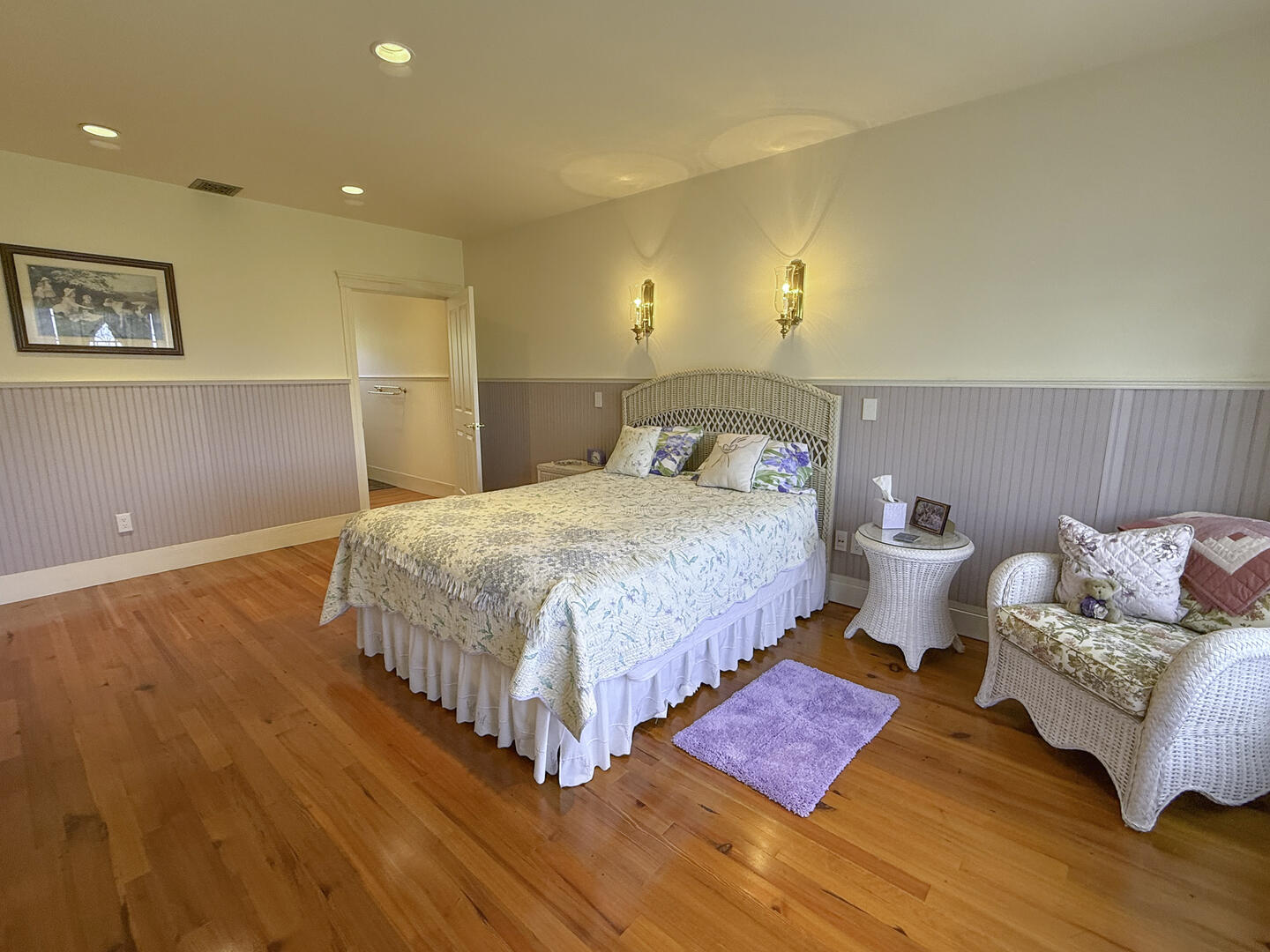 BR2 Queen En Suite, Second Floor