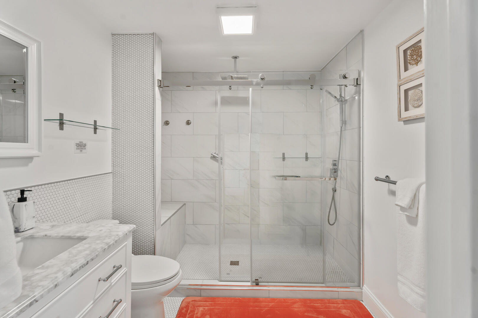 BR1 King En Suite with Shower Stall, Second Floor