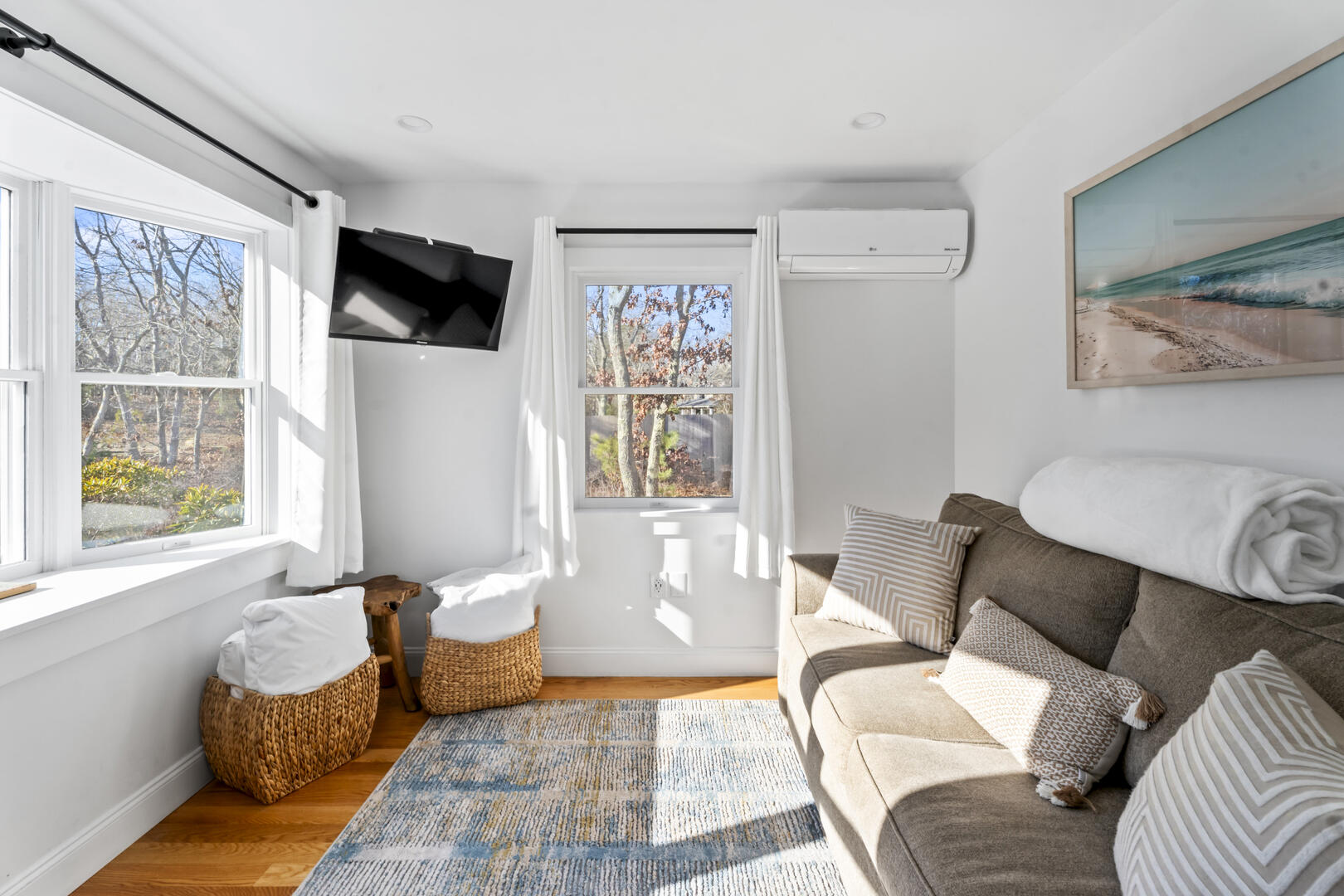 BR4 Queen Sofabed, Den First Floor