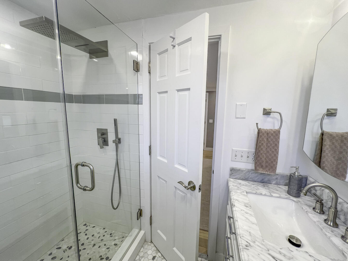 BR2 King En Suite with Shower Stall, Second Floor