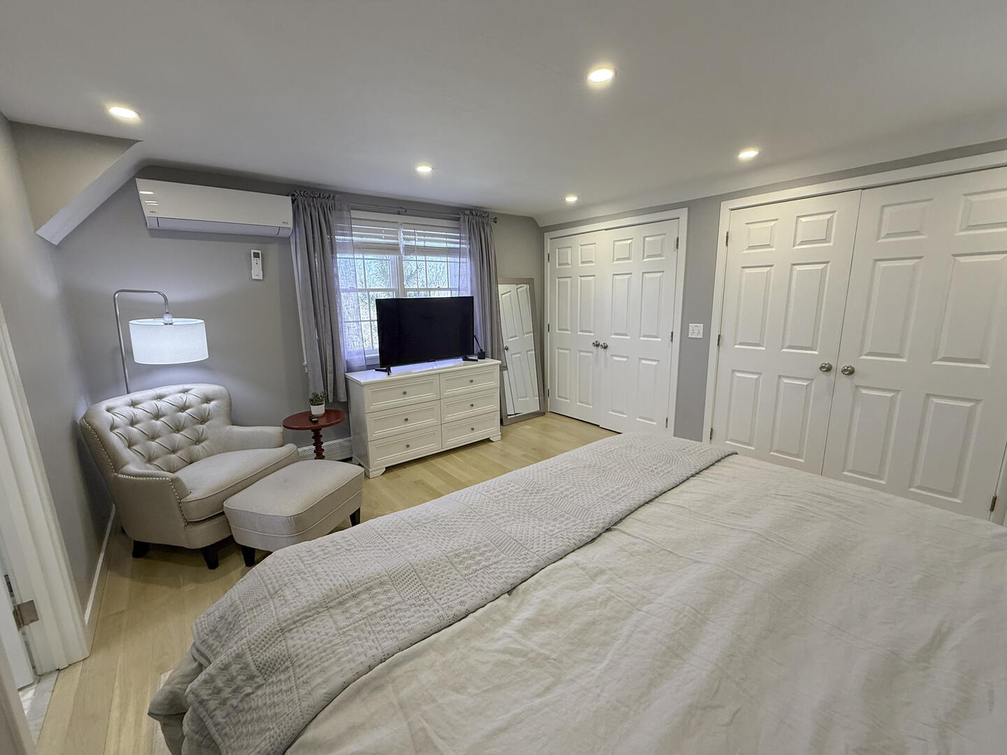 BR2 King En Suite, Second Floor